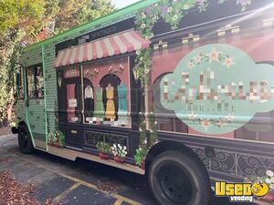 2007 Workhorse Mobile Boutique Truck Mobile Boutique Trailer Open Signage Tennessee Gas Engine for Sale