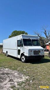 2008 30' Freightliner MT55 Step Van  Empty Truck w/ Liftgate for Sale in Florida!