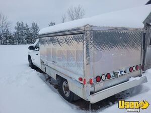 2008 3500 Hd Lunch Serving Food Truck Lunch Serving Food Truck 18 Quebec Gas Engine for Sale
