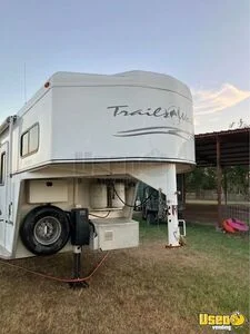 2008 4-horse Lq Trailer Saddle Racks Texas for Sale