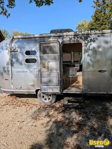 2008 Bambi Safari Se Airstream Electrical Outlets Ohio for Sale