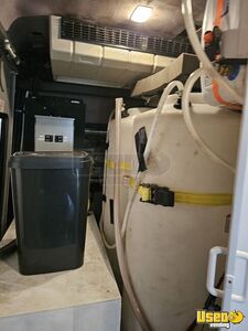 2008 C4500 Mobile Hair & Nail Salon Truck 21 California Diesel Engine for Sale