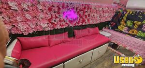 2008 C4500 Mobile Hair & Nail Salon Truck 21 Illinois Diesel Engine for Sale
