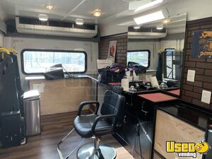 2008 C4500 Mobile Hair & Nail Salon Truck Cabinets Virginia Diesel Engine for Sale