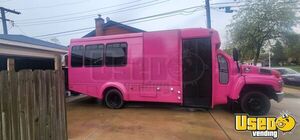 2008 C4500 Mobile Hair & Nail Salon Truck Generator Illinois Diesel Engine for Sale