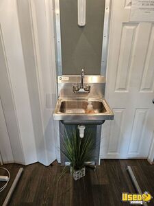 2008 C4500 Mobile Hair & Nail Salon Truck Transmission - Automatic California Diesel Engine for Sale