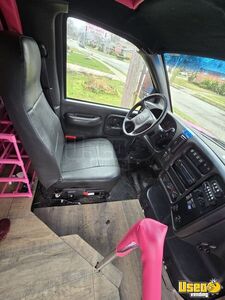 2008 C4500 Mobile Hair & Nail Salon Truck Transmission - Automatic Illinois Diesel Engine for Sale