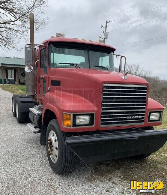 Very Low Mileage 2008 Mack CH613 Day Cab Semi Truck 600hp MP8 for Sale in Kentucky
