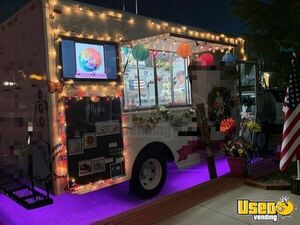 2008 Chassis Bakery Food Truck Backup Camera Texas Diesel Engine for Sale