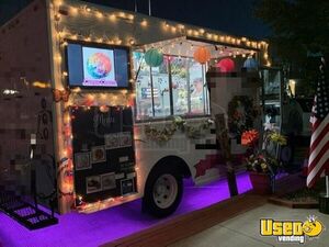 2008 Chassis Bakery Food Truck Insulated Walls Texas Diesel Engine for Sale