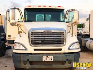 2008 Columbia Freightliner Semi Truck 2 Texas for Sale