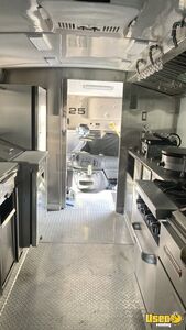 2008 E-350 Kitchen Food Truck All-purpose Food Truck Diamond Plated Aluminum Flooring California Gas Engine for Sale