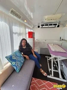 2008 E-350 Mobile Dog Groomer Truck Pet Care / Veterinary Truck Tv Florida Gas Engine for Sale