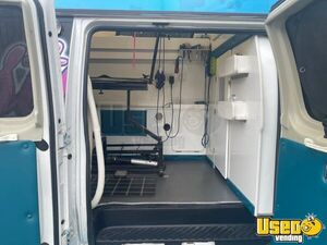 2008 E-350 Mobile Pet Grooming Truck Pet Care / Veterinary Truck Florida Gas Engine for Sale