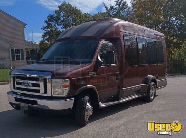 2008 E-350 Shuttle Bus Shuttle Bus Wisconsin Gas Engine for Sale