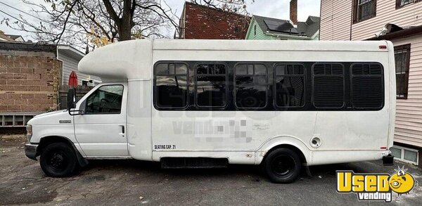 2008 E-450 Mobile Barbershop Truck Mobile Hair & Nail Salon Truck New Jersey Gas Engine for Sale