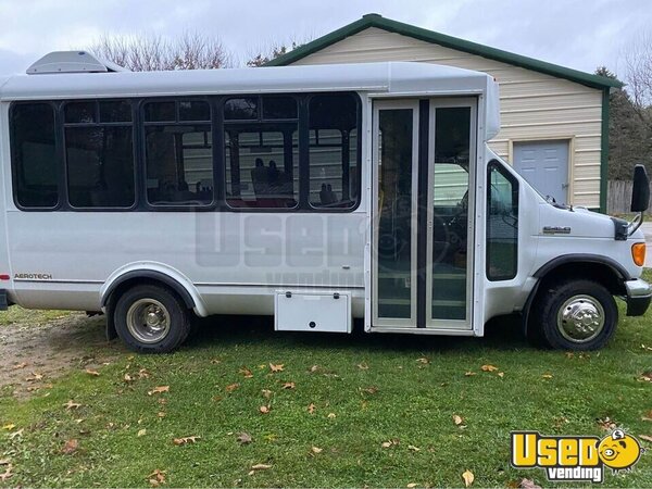 2008 E-450 Shuttle Bus Shuttle Bus Michigan for Sale