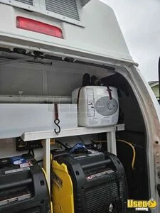 2008 E250 Mobile Dog Grooming Truck Pet Care / Veterinary Truck Fresh Water Tank Texas Gas Engine for Sale