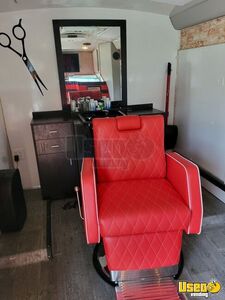 2008 E350 Mobile Barbershop Truck Mobile Hair Salon Truck Electrical Outlets Florida Gas Engine for Sale