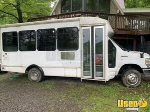Low Miles 2008 20' Ford E450 All-Purpose Food Truck Mobile Food Unit Bus for Sale in West Virginia!