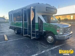 Turnkey - 2008 Ford E450 Super Duty Mobile Barbershop for Sale in Tennessee!