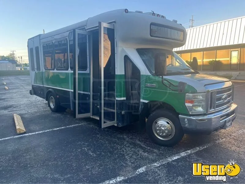 2008 E450 Mobile Hair & Nail Salon Truck Tennessee Diesel Engine for Sale