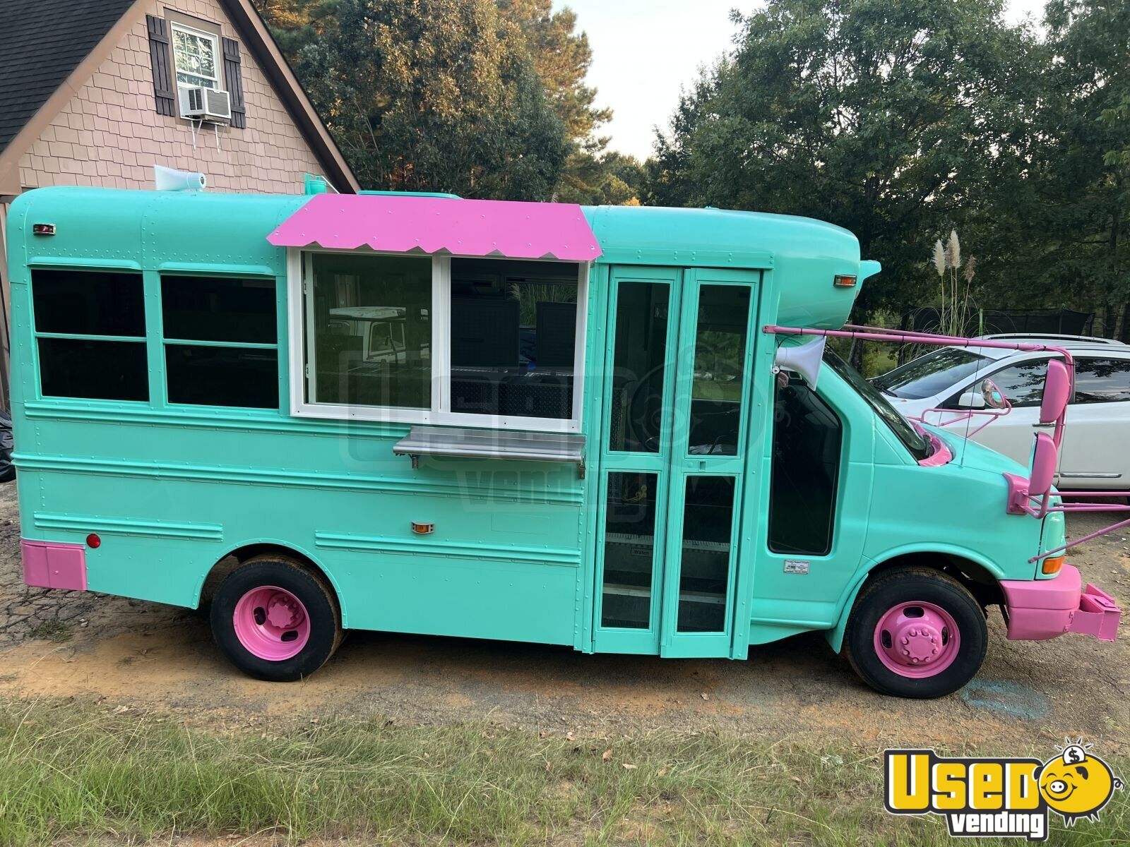 2008 20' Chevrolet Express 3500 Shaved Ice Truck with Clean Interior