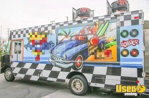 Well Maintained - 2008 26' Freightliner Gourmet All-Purpose Food Truck for Sale in California!