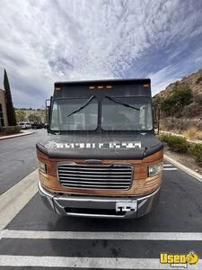 2008 Mt45 All-purpose Food Truck Diamond Plated Aluminum Flooring California Diesel Engine for Sale