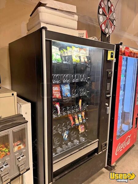 2008 Studio 3 Automatic Products Snack Machine Missouri for Sale