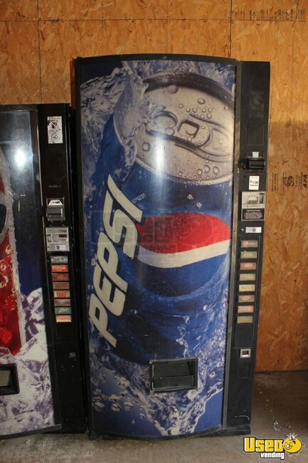 2008 The Vending Co Soda Vending Machines California for Sale