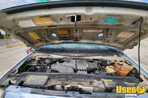 2008 Us4 Econoline Mobile Hair & Nail Salon Truck 30 Texas Gas Engine for Sale