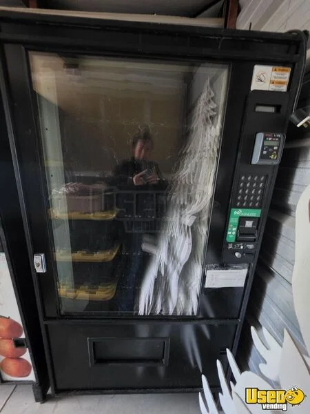 2008 Visi-combo 39 Ams Snack Machine Nevada for Sale