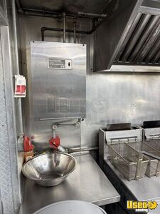 2008 W42 All-purpose Food Truck Diamond Plated Aluminum Flooring North Carolina Gas Engine for Sale