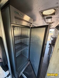 2009 All-purpose Food Truck Electrical Outlets Illinois Diesel Engine for Sale