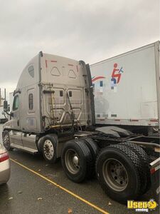 2009 Cascadia Freightliner Semi Truck 2 British Columbia for Sale