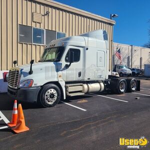 2009 Cascadia Freightliner Semi Truck New Jersey for Sale