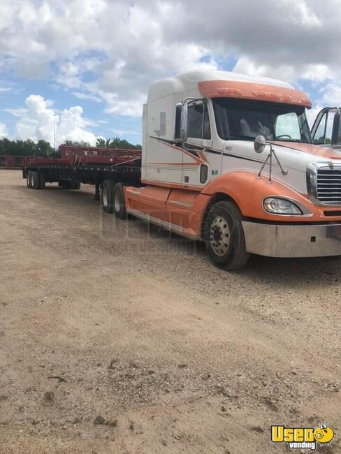 2009 Columbia Freightliner Semi Truck Texas for Sale