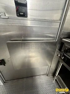 2009 E-350 All-purpose Food Truck Gray Water Tank Texas Gas Engine for Sale