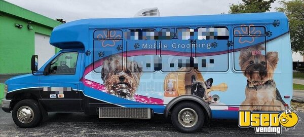 2009 E-350 Mobile Pet Grooming Truck Pet Care / Veterinary Truck Florida Gas Engine for Sale