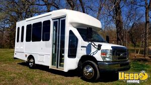 2009 E-350 Pet Grooming Van Pet Care / Veterinary Truck Kansas Gas Engine for Sale
