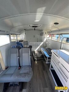 2009 E-450 Pet Grooming Bus Pet Care / Veterinary Truck 7 New York Diesel Engine for Sale