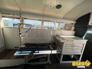 2009 E-450 Pet Grooming Bus Pet Care / Veterinary Truck 8 New York Diesel Engine for Sale