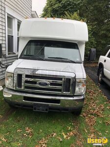 2009 E-450 Shuttle Bus Shuttle Bus Pennsylvania Gas Engine for Sale