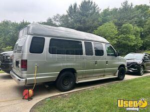 2009 E350 Pet Care / Veterinary Truck Air Conditioning Indiana Gas Engine for Sale