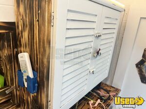 2009 E350 Pet Care / Veterinary Truck Gray Water Tank Indiana Gas Engine for Sale