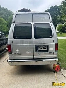 2009 E350 Pet Care / Veterinary Truck Insulated Walls Indiana Gas Engine for Sale