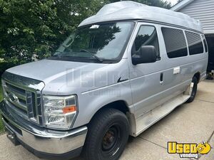 2009 E350 Pet Care / Veterinary Truck Spare Tire Indiana Gas Engine for Sale