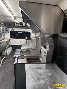2009 E450 All-purpose Food Truck Prep Station Cooler Missouri Gas Engine for Sale