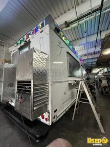 2009 E450 Super Duty Van All-purpose Food Truck Diamond Plated Aluminum Flooring New York Gas Engine for Sale